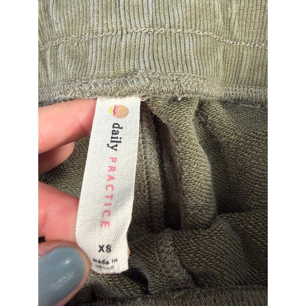 Daily Practice Anthropologie Olive Green Drawstring Shorts XS Utility Pockets - Picture 4 of 8